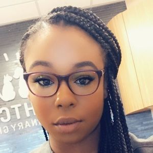 Meet your Posher, Alexandra